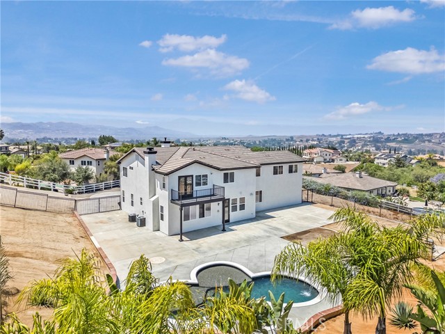 17530 Dry Run Court, Riverside CA: https://media.crmls.org/medias/7a424b51-d9aa-4011-a562-c16c78809544.jpg