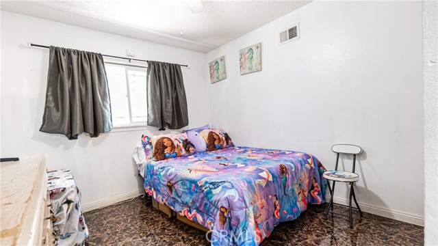 931 N Eucalyptus Avenue, Rialto CA: https://media.crmls.org/medias/7a429051-be56-44c9-933c-ba6fe85548ab.jpg