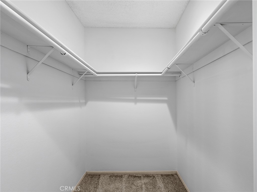 https://media.crmls.org/medias/7a42ef4f-3dfc-4d02-9cc4-54e1bdd60fd8.jpg?preset=X-Large