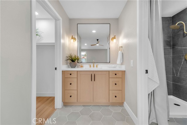 Detail Gallery Image 22 of 34 For 20015 Gilbert, Canyon Country,  CA 91351 - 4 Beds | 3 Baths