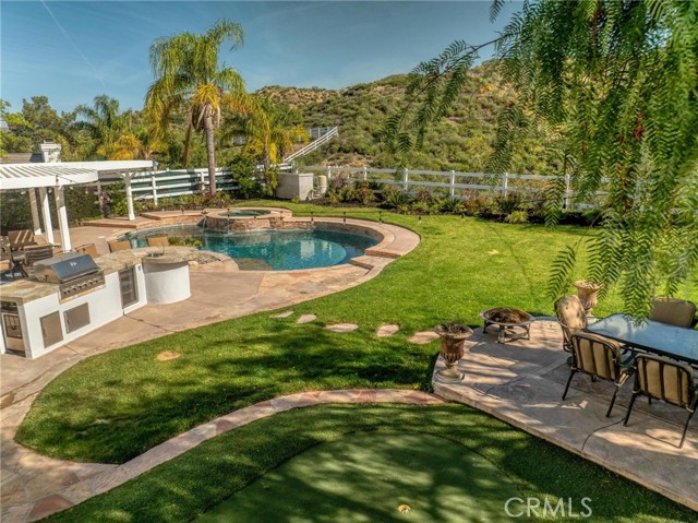 Detail Gallery Image 43 of 69 For 15257 Saddleback, Canyon Country,  CA 91387 - 6 Beds | 4/1 Baths