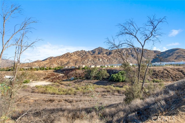 Detail Gallery Image 8 of 38 For 19946 Cara Cara, Riverside,  CA 92507 - 4 Beds | 2 Baths