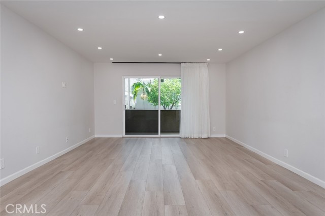 356 W California Avenue, Glendale CA: https://media.crmls.org/medias/7a456492-e86c-4560-967e-eb9766c70575.jpg