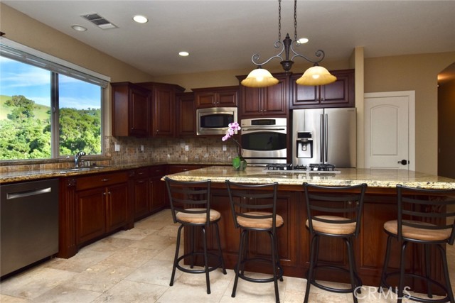 Detail Gallery Image 16 of 51 For 9805 Steelhead Rd, Paso Robles,  CA 93446 - 3 Beds | 3/1 Baths