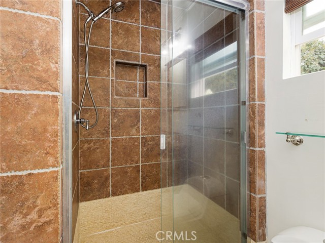 Detail Gallery Image 16 of 35 For 12509 Manor Dr, Hawthorne,  CA 90250 - 3 Beds | 2 Baths