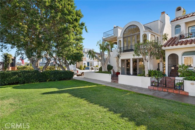 Detail Gallery Image 15 of 23 For 501 W Edgewater Ave, Newport Beach,  CA 92661 - 3 Beds | 3/1 Baths