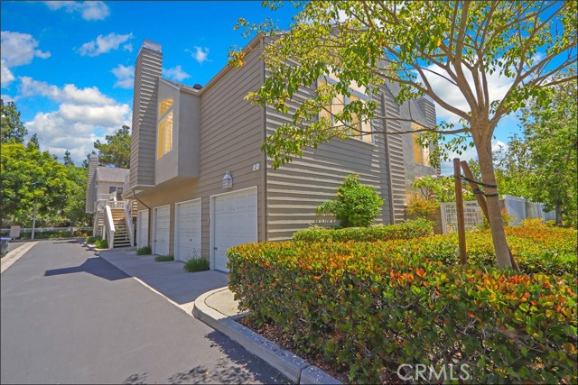 12 Stoneglen, Aliso Viejo CA: https://media.crmls.org/medias/7a49f299-d089-4f8e-9001-ba31df470750.jpg