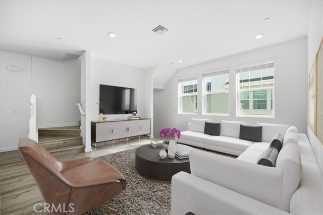 Detail Gallery Image 6 of 32 For 2392 Haley Point Drive #103,  Ventura,  CA 93003 - 2 Beds | 2/1 Baths