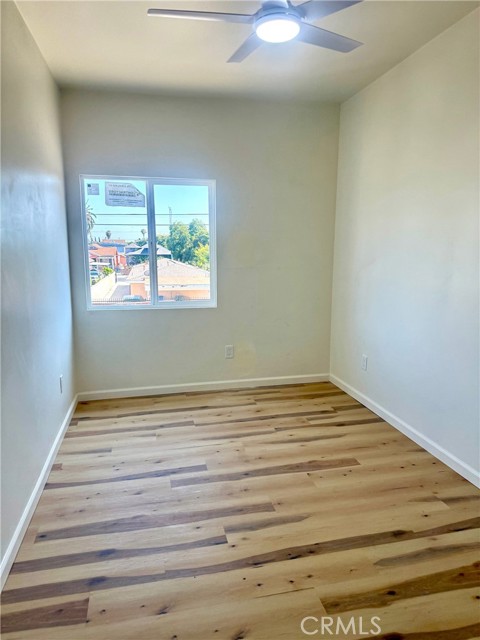Detail Gallery Image 10 of 13 For 236 W 47th St #1/2,  Los Angeles,  CA 90037 - 3 Beds | 2 Baths