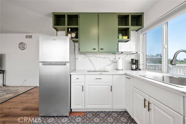 Detail Gallery Image 29 of 58 For 1600 Crescent Heights St, Signal Hill,  CA 90755 - 4 Beds | 2/1 Baths