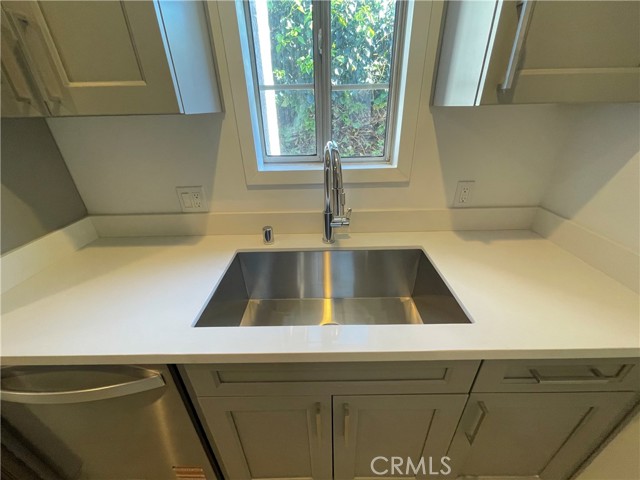 Detail Gallery Image 10 of 15 For 1152 E 77th, Los Angeles,  CA 90001 - 1 Beds | 1 Baths