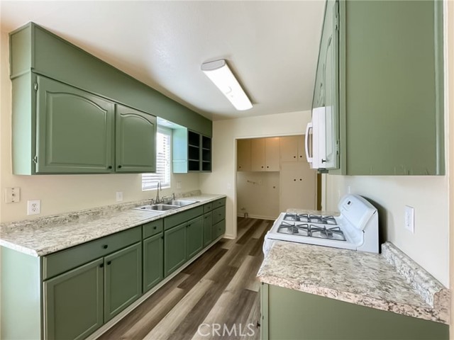 Detail Gallery Image 3 of 26 For 44140 Kingtree Ave, Lancaster,  CA 93534 - 3 Beds | 2 Baths