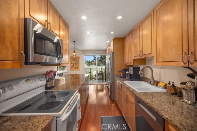 2301 Via Puerta, Laguna Woods CA: https://media.crmls.org/medias/7a4dfc0f-56da-42b0-8517-4d826ec28616.jpg
