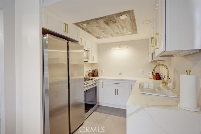 Detail Gallery Image 8 of 46 For 16562 Regina #4,  Huntington Beach,  CA 92649 - 2 Beds | 1 Baths