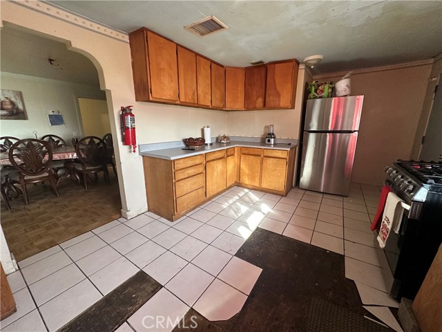 Detail Gallery Image 25 of 35 For 6540 Enos, Bakersfield,  CA 93314 - 5 Beds | 2 Baths