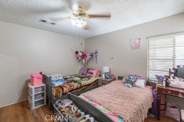 6933 Delta Avenue, Long Beach CA: https://media.crmls.org/medias/7a4f395f-d912-4f0d-941b-840c4b2c6e31.jpg