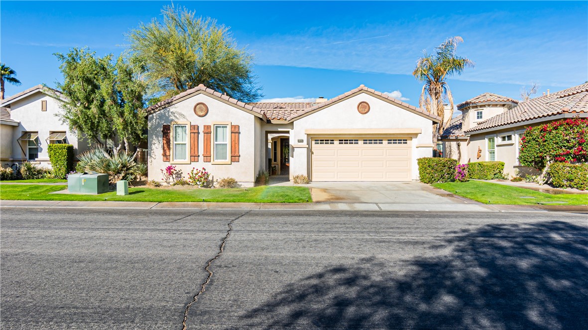 Detail Gallery Image 1 of 11 For 82630 Redford Way, Indio,  CA 92201 - 4 Beds | 3 Baths