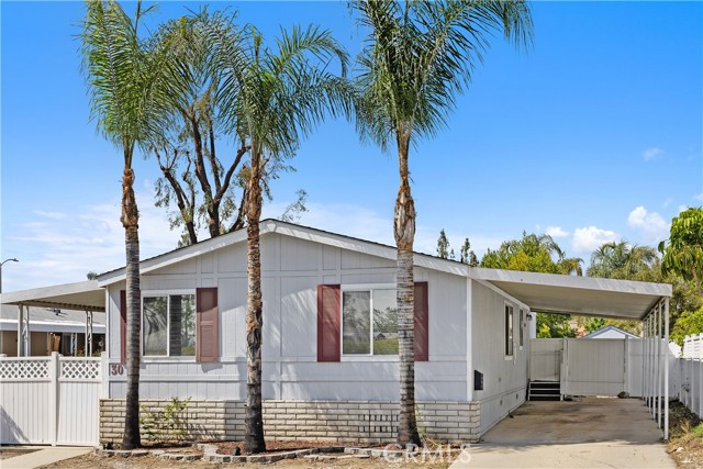 1721 E Colton Avenue, Redlands CA: https://media.crmls.org/medias/7a513146-35c1-4bcd-a9be-ad5ebbc3f4bc.jpg