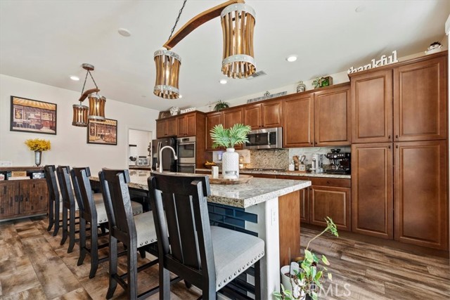 Detail Gallery Image 16 of 55 For 6169 Winona St, Chino,  CA 91710 - 5 Beds | 3 Baths