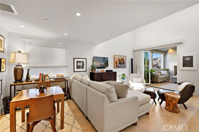 Detail Gallery Image 21 of 68 For 711 1/2 Marigold, Corona Del Mar,  CA 92625 - 2 Beds | 2/1 Baths