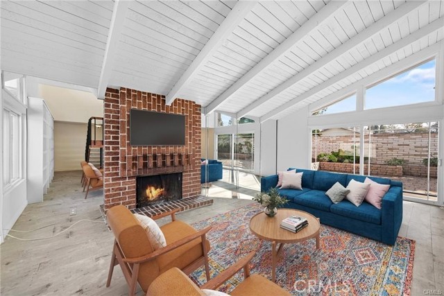 Detail Gallery Image 5 of 27 For 34 Mann St, Irvine,  CA 92612 - 4 Beds | 2 Baths