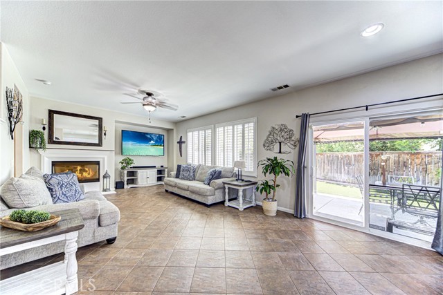 Detail Gallery Image 6 of 38 For 37361 Stellarview Ave, Murrieta,  CA 92563 - 5 Beds | 3 Baths