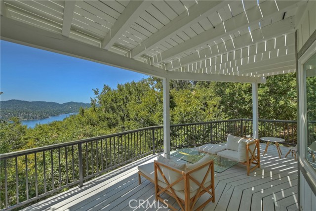 Detail Gallery Image 26 of 61 For 1358 Yellowstone Dr, Lake Arrowhead,  CA 92352 - 4 Beds | 3 Baths