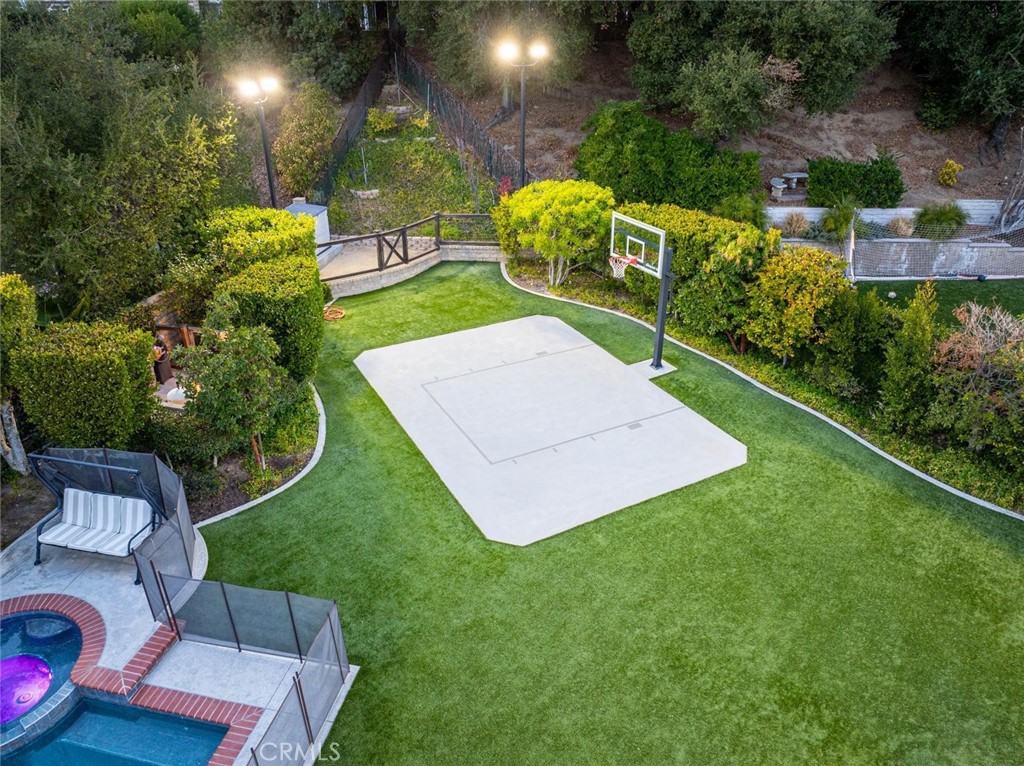 https://media.crmls.org/medias/7a5229b8-e226-4cea-8871-2a313664eb5b.jpg?preset=X-Large