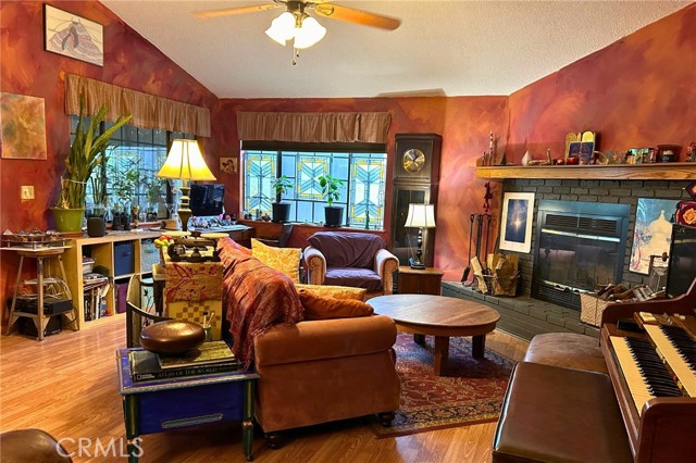 Detail Gallery Image 6 of 21 For 2230 Lake Park #207,  San Jacinto,  CA 92583 - 3 Beds | 2 Baths