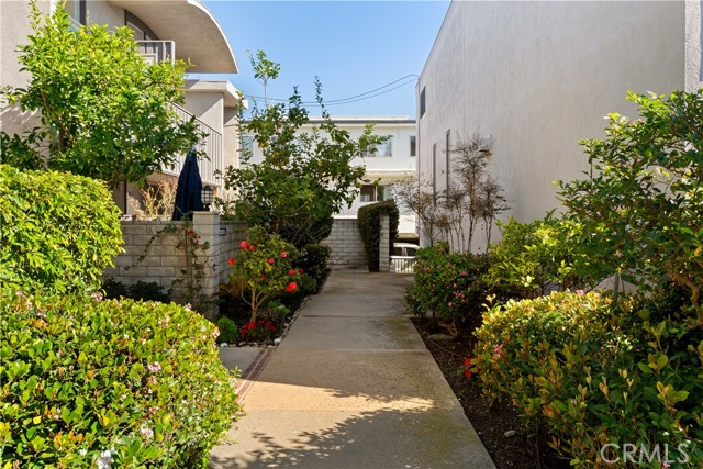 Detail Gallery Image 34 of 40 For 13231 Fiji Way #H,  Marina Del Rey,  CA 90292 - 3 Beds | 2/1 Baths