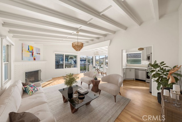 Detail Gallery Image 2 of 36 For 170 Mcaulay, Laguna Beach,  CA 92651 - 3 Beds | 1/1 Baths