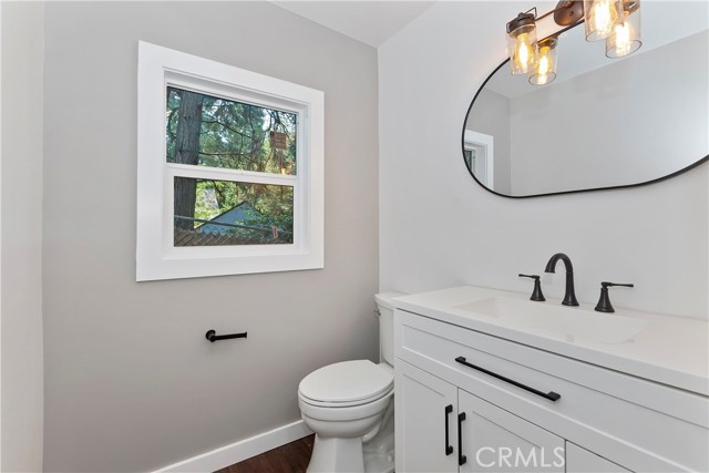 Detail Gallery Image 9 of 32 For 23984 Straight Way, Crestline,  CA 92325 - 2 Beds | 1 Baths