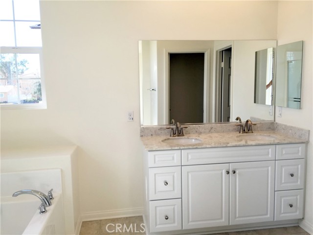 8428 Tavano Place, Rancho Cucamonga CA: https://media.crmls.org/medias/7a53cb24-b0b5-4448-b265-e2ffa0deb936.jpg