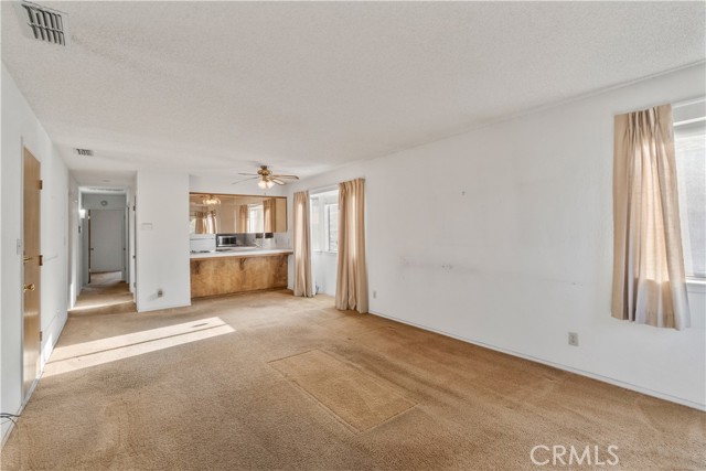 Detail Gallery Image 2 of 19 For 4782 W Austin Way, Fresno,  CA 93722 - 3 Beds | 2 Baths