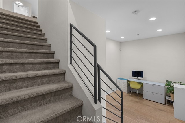 Detail Gallery Image 12 of 41 For 2753 Waverly Dr #705,  Los Angeles,  CA 90039 - 2 Beds | 3 Baths