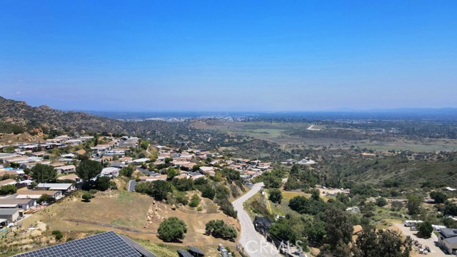 24425 Woolsey Canyon Road, West Hills CA: https://media.crmls.org/medias/7a55e7e4-ae8c-44f5-b793-bfb0e8dd9a86.jpg