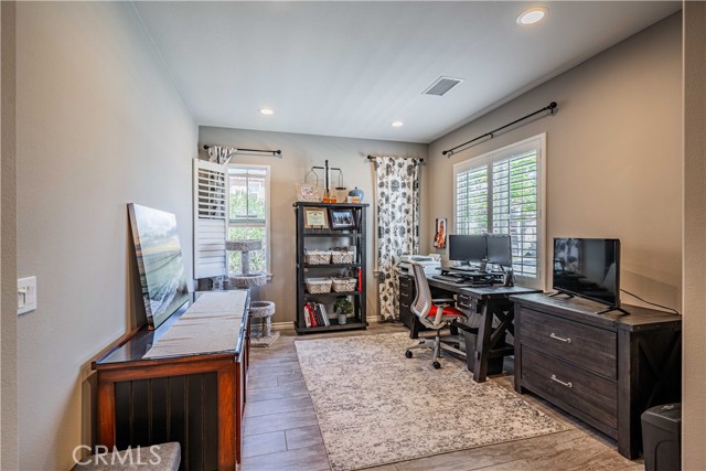 Detail Gallery Image 18 of 62 For 35141 Lantern Light Dr, Winchester,  CA 92596 - 5 Beds | 3/1 Baths