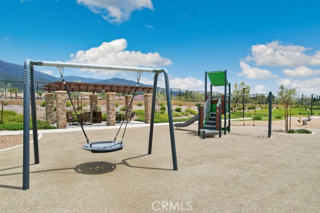 3557 W Seco Drive, San Bernardino CA: https://media.crmls.org/medias/7a56fdcd-6453-4d44-814e-56339042658d.jpg