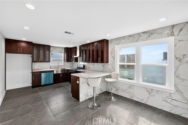 Detail Gallery Image 6 of 26 For 208 S Burris Ave, Compton,  CA 90221 - 3 Beds | 2 Baths