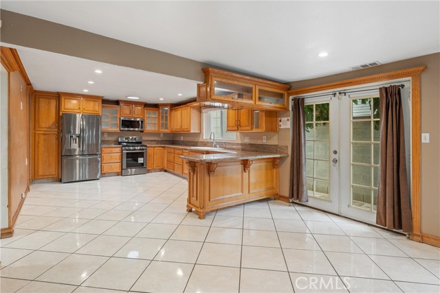 2516 Alcazar Street, Los Angeles CA: https://media.crmls.org/medias/7a57b4bf-56e9-4cfb-aa95-74f7b7756d10.jpg