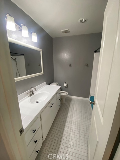 Detail Gallery Image 16 of 27 For 2100 W Palmyra Ave #7,  Orange,  CA 92868 - 2 Beds | 1/1 Baths