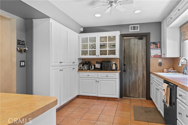 21101 Rosedell Drive, Saugus CA: https://media.crmls.org/medias/7a5830f2-bfd5-498a-9d42-e4f8ffe21bd7.jpg