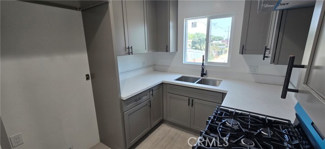Detail Gallery Image 8 of 18 For 835 E 92nd St #4,  Los Angeles,  CA 90002 - 2 Beds | 1 Baths