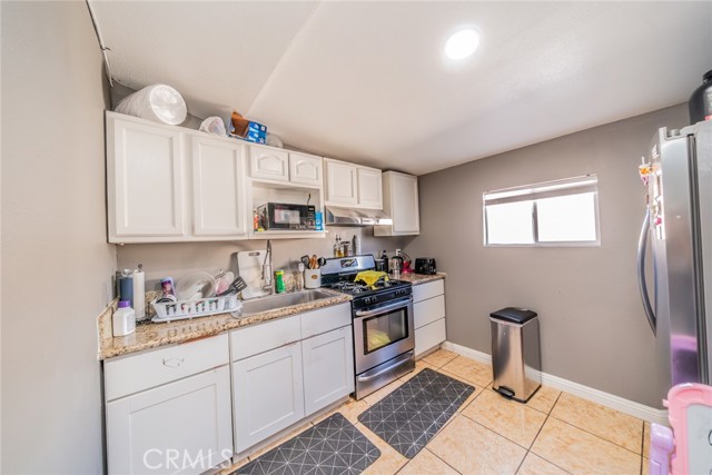 Detail Gallery Image 15 of 24 For 14828 Ivy, Fontana,  CA 92335 - 4 Beds | 2 Baths