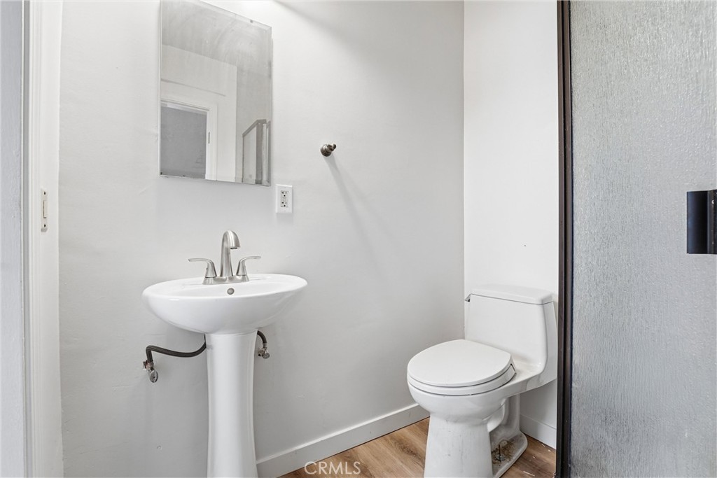 https://media.crmls.org/medias/7a5951b4-500f-4576-9cfc-8369a1a56bb1.jpg?preset=X-Large