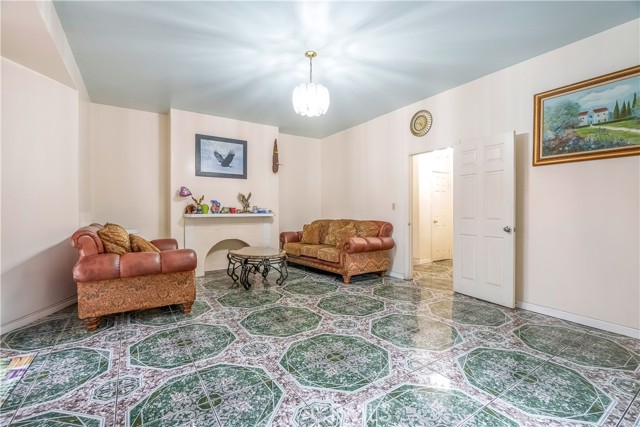 Detail Gallery Image 4 of 54 For 1340 1342 W 25th, Los Angeles,  CA 90007 - – Beds | – Baths