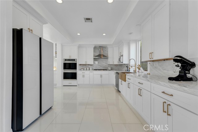 Detail Gallery Image 3 of 29 For 6997 Sale Ave, West Hills,  CA 91307 - 5 Beds | 3 Baths