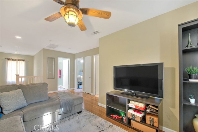 Detail Gallery Image 33 of 58 For 16278 Pablo Creek Ln, Fontana,  CA 92336 - 3 Beds | 2/1 Baths