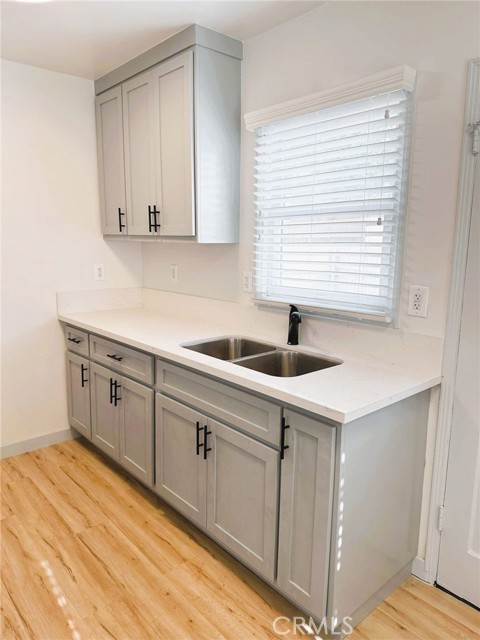 Detail Gallery Image 15 of 16 For 494 Almond Ave, Long Beach,  CA 90802 - – Beds | – Baths