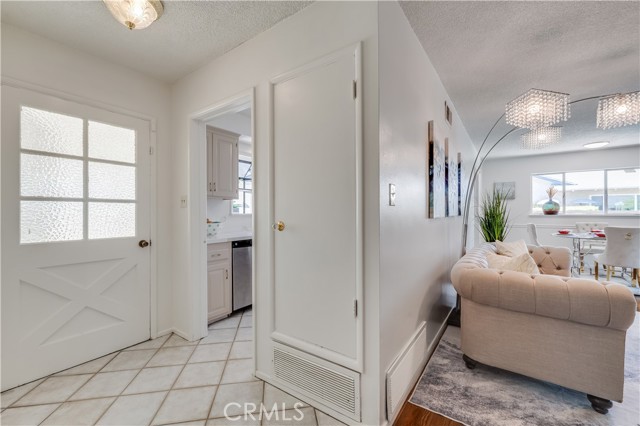 Detail Gallery Image 5 of 31 For 1313 W Ash Ave, Fullerton,  CA 92833 - 3 Beds | 2 Baths